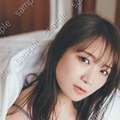 秋元真夏卒業記念写真集「振り返れば、乃木坂」封入特典2（撮影／東京祐）