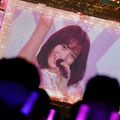 活動休止中・掛橋沙耶香の姿を映したスクリーン 「乃木坂46 11th YEAR BIRTHDAY LIVE」4期生公演の様子（C）乃木坂46LLC