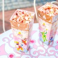 ベリーチーズケーキポップコーンレギュラーボックス１個￥400（C）Disney