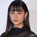 西畑大吾の寝坊を目撃した山本美月（C）モデルプレス