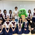 阿部亮平、ガチャピン、東洋英和女学院 中学部・高等部の生徒たち（C）フジテレビ