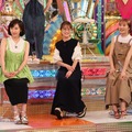 （左から）山口もえ、鈴木奈々、新山千春（C）テレビ朝日