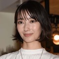 「こっち向いてよ向井くん」洸稀（波瑠）のファッションが話題「公式が出してくれるとは」「真似したい」 画像