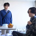 西畑大吾、松村北斗「ノッキンオン・ロックドドア」最終話より（C）テレビ朝日