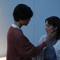 （左から）萩原利久、堀田真由「たとえあなたを忘れても」第4話より（C）ABCテレビ