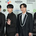 ATEEZホンジュン「MAMA」2日間で髪色劇的チェンジ「昨日は金髪だったのに」「いつの間に？」ファン驚き 画像