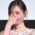 福原遥が大粒の涙 原作者からのサプライズ手紙に本音吐露「何度も不安になって、無理かもしれないって」＜あの花が咲く丘で、君とまた出会えたら。＞ 画像