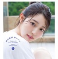 乃木坂46 阪口珠美1st写真集「青いバラ」通常版表紙／撮影：Takeo Dec.（画像提供：幻冬舎）