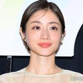 石原さとみ、共演俳優の行動に感激「こういう役者になりたい」透けドレスで美デコルテ＆背中チラ見せ【ミッシング】 画像