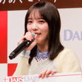 乃木坂46与田祐希、巨大なぬいぐるみに寄りかかったお昼寝SHOTに反響「ほっこり」「与田ちゃん可愛い」