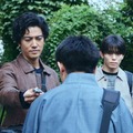 桐谷健太、影山拓也「Qrosの女」第3話（C）「Qrosの女」製作委員会