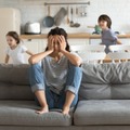 「向こうで遊んで」は効果なし！？大騒ぎする子どもたち。困り果てた結果…→“魔法の言葉”で状況一変！ 画像