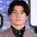 SixTONES森本慎太郎は冬でも“半ズボン×サンダル”「当たり前になるときが来るんじゃないか」【正体】 画像