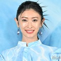 山田優、“超ミニ丈”で圧巻美脚スラリ「憧れ」「さすがのスタイル」と絶賛の声 画像