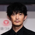 津田健次郎、ベストドレッサー賞受賞 映画制作の展望明かす「実写の長編を」 画像