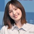 本田翼、ミニ丈×ロングブーツで美脚チラリ「見惚れちゃう」「スタイル抜群」と反響 画像