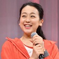 浅田真央、神秘的なステージショットを披露し「妖精のよう」「美しくてため息」 画像