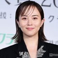 比嘉愛未、祖母とバスケ観戦 2ショット公開に「笑顔がそっくり」「素敵な家族」の声 画像