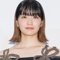 深川麻衣、美デコルテ際立つ衣装で登場「本当に怖い」と伝えた共演者とは【嗤う蟲】 画像