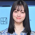 橋本環奈「おむすび」娘役との抱っこショット公開「天使が2人」「目がクリクリで似てる」の声 画像