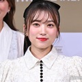 矢吹奈子、美脚際立つ制服姿披露「御上先生」オフショットに「可愛すぎる」「彼女感たまらない」と反響 画像