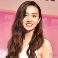 Koki,、美脚際立つミニ丈ドレス姿 韓国アイドル・タイ俳優…豪華著名人とのショットに反響 画像