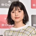 川島海荷、ミニスカ×ツインテール姿公開 美スタイルに反響「新鮮」「さすがの美脚」の声 画像