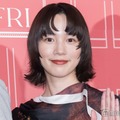 のん、大胆美背中ショット披露「セクシーすぎる」「美しくて直視できない」 画像