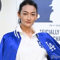 冨永愛、観戦してみたいスポーツは？「一見チグハグ」MIXコーデが新鮮【ポロ ラルフ ローレン×MLB ローンチイベント】 画像