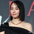 吉岡里帆、ワンショルドレスで登場 アクションシーンの撮影秘話明かす「朝までかかったり」【「ガンニバル」シーズン2】 画像