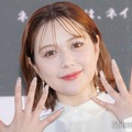 村重杏奈、美谷間強調 ニットキャミ姿に反響「綺麗」「お人形さんみたい」 画像