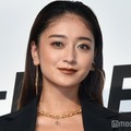 みちょぱ、ミニ丈ゴルフウェア姿で美脚披露「スイングもスタイルも完璧」「綺麗」と反響 画像