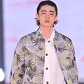 豊田裕大、オールバックで雰囲気ガラリ 鋭い視線に観客夢中【GirlsAward 2025SS】 画像