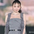 川口ゆりな、チャンモリ風オン眉カールバングで雰囲気ガラリ【GirlsAward 2025SS】 画像