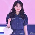 香音、美太もも全開セットアップ姿 ハートバッグ＆編み込みヘアで甘さプラス【GirlsAward 2025SS】 画像