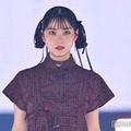 Girls2菱田未渚美、ラインストーン×囲み目メイクが新鮮【GirlsAward 2025SS】 画像