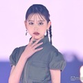 カジサック長女・梶原叶渚、跳ね上げライン×ストーンメイクが大人っぽい【GirlsAward 2025SS】 画像