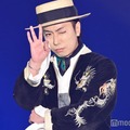 河合郁人、サプライズで「ガルアワ」初登場 個性派ルック着こなしウィンク披露 【GirlsAward 2025SS】 画像