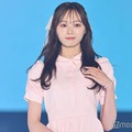 乃木坂46梅澤美波、春っぽピンクワンピでキュートに決める【GirlsAward 2025SS】 画像