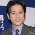 二宮和也、“大事な日”の幼少期ショット公開に反響「脚長すぎ」「スターの片鱗感じる」 画像