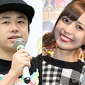 第2子妊娠発表のゆん、ふっくらお腹披露 夫・シルクロード＆長男との家族ショット公開 画像