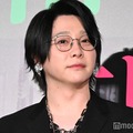 ミセス大森元貴「＃天才」との評価に照れ ラインストーンパンツ着こなす【#真相をお話しします】 画像