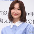 紗栄子、ベッドで美脚大胆披露＆ミニ丈から腹筋チラリ「圧巻の美ボディ」「セクシーでかっこいい」の声 画像
