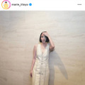 飯豊まりえ、胸元ざっくりのワンピコーデにファンうっとり「超絶美しい」「色気が最強」 画像