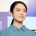 上白石萌音、透明感あるワンピースSHOTにファンうっとり「凄くお似合い」「笑顔も素敵」 画像