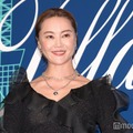 観月ありさ、芸能活動44周年に感謝 美脚ショット公開に反響「いつまでも綺麗」「絵になる」 画像