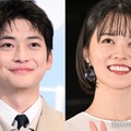 高橋文哉＆志田彩良「あんぱん」現場での2ショットにファン歓喜「君花思い出す」「レアすぎる」 画像