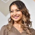 ゆきぽよ「良すぎて感動する」肌のうるおいに感心！愛用リキッドファンデーション 画像