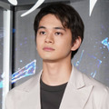 北村匠海、“運命を感じる”親友・伊藤健太郎が撮影したモノクロSHOTに「その顔好きだ」「いい写真すぎる！」 画像