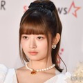 IVEレイ、水着ショット披露 グアムのナイトプール満喫「妖精みたい」「泳いでる姿も可愛い」の声 画像